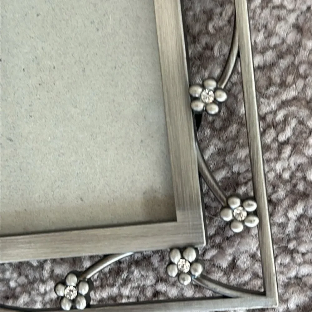 Elsa L Silver Floral Picture Frame!